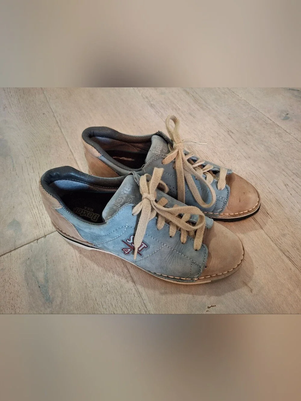 Dexters Light Blue and Tan Lace-Up Bowling Shoes